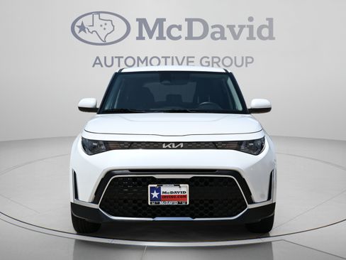 Used 2025 Kia Soul LX w/ LX Technology Package FWD image 9