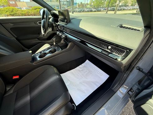 Used 2025 Honda Civic Sport image 35