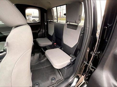 Used 2018 Toyota Tacoma SR5 image 26