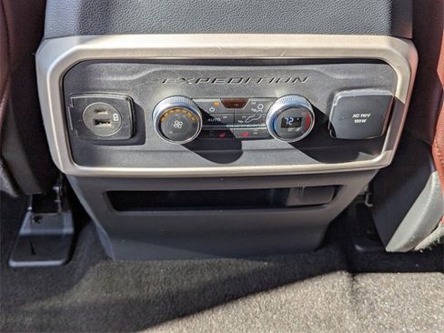 Used 2023 Ford Expedition Max Limited image 12