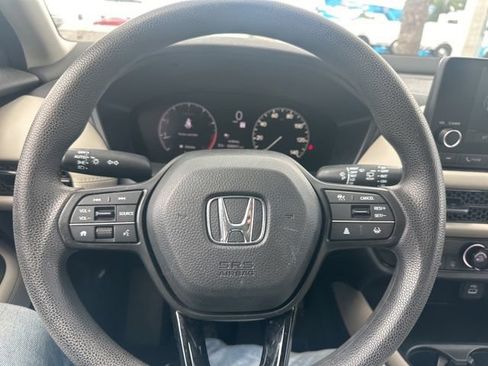 Used 2024 Honda HR-V LX image 17