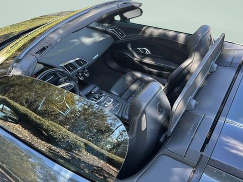 Used 2018 Audi R8 V10 image 11