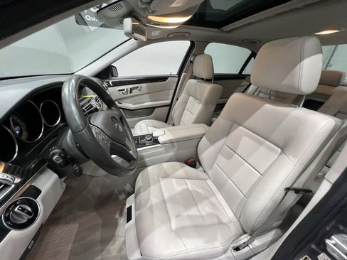 Used 2016 Mercedes-Benz E 350 4MATIC Sedan image 26