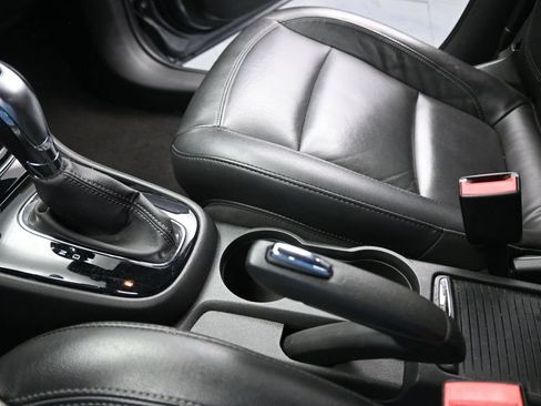 Used 2019 Buick Encore Essence FWD image 18