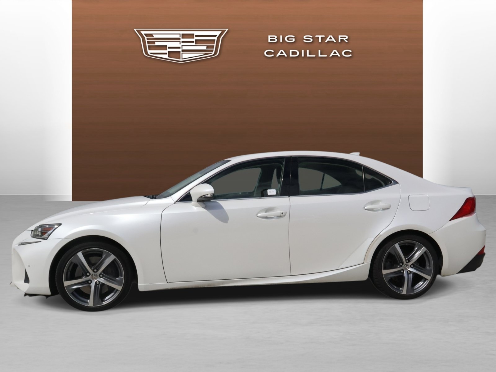 Used 2018 Lexus IS 300 w/ Comfort Package RWD image 2