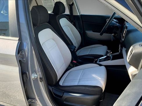 Used 2020 Hyundai Venue SEL FWD image 27