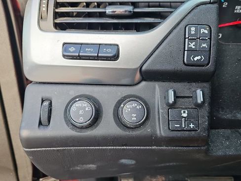 Used 2020 Chevrolet Tahoe Premier w/ Premier Plus Edition AWD/4WD image 23