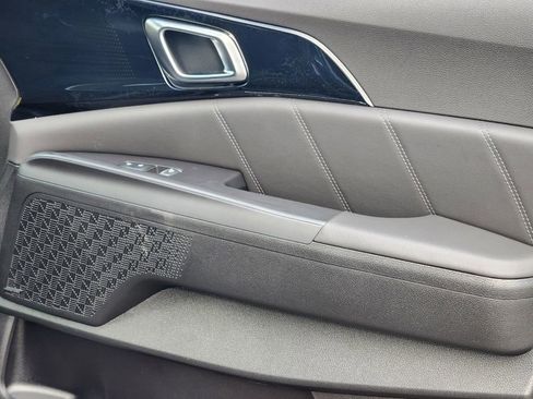 Certified 2025 Kia Carnival SX Prestige image 17