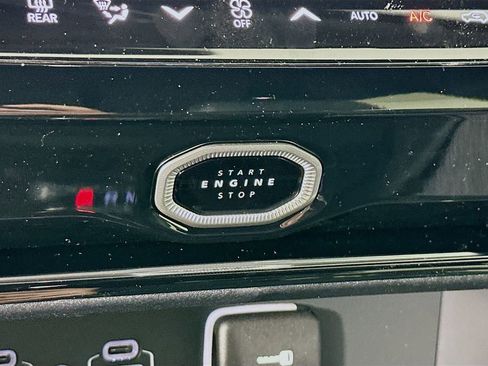 New 2026 Jeep Grand Cherokee Altitude AWD/4WD image 19