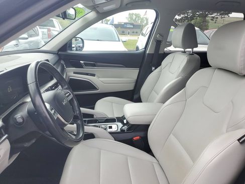 Used 2023 Kia Telluride S FWD image 7