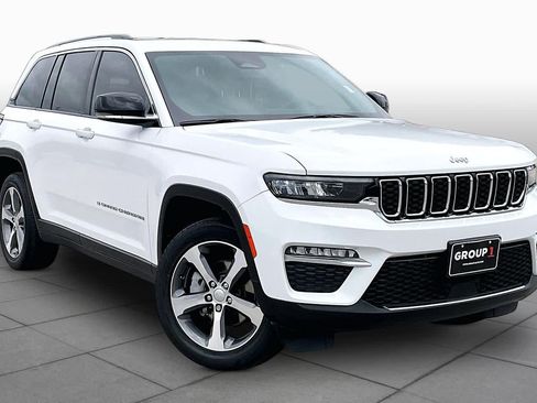 Used 2023 Jeep Grand Cherokee Limited w/ Trailer Tow Prep Group (B) RWD image 3