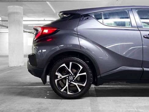 Used 2018 Toyota C-HR XLE image 17