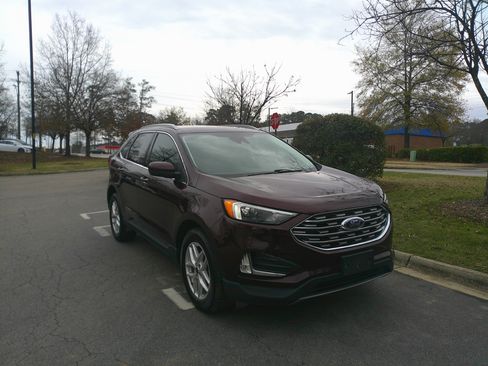 Used 2022 Ford Edge SEL w/ Convenience Package image 2