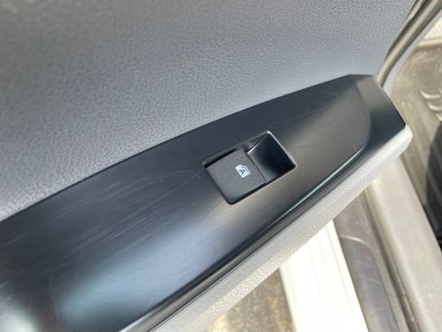 Used 2019 Toyota Camry LE FWD image 14