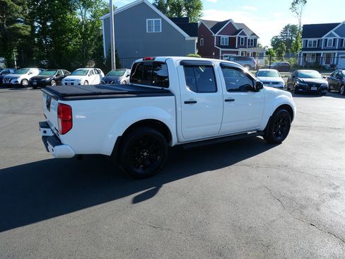 Used 2018 Nissan Frontier SV w/ Value Truck Package AWD/4WD image 7