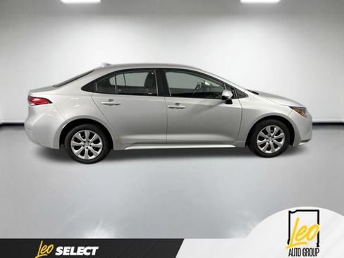 Used 2024 Toyota Corolla LE FWD image 5