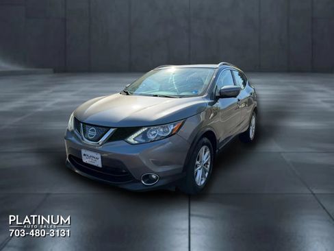Used 2018 Nissan Rogue Sport SV w/ SV Technology Package image 6