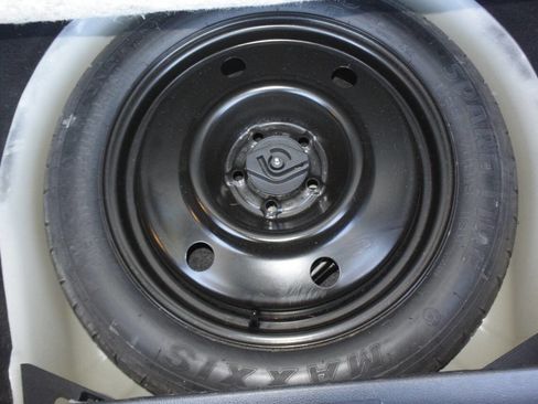 Used 2018 Ford Explorer XLT w/ Equipment Group 201A image 33