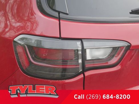 Used 2023 Jeep Compass Trailhawk w/ Trailhawk Elite Group AWD/4WD image 14