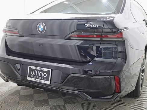 Used 2024 BMW 740i xDrive w/ Premium Package 2 AWD/4WD image 12