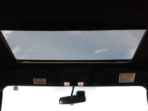 Used 2016 Lincoln Navigator Select RWD image 26