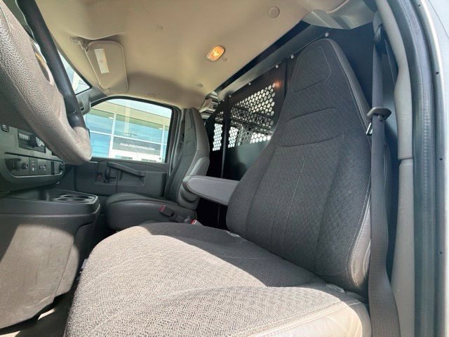 Used 2022 Chevrolet Express 2500 RWD image 12