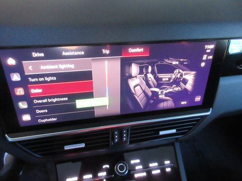 Used 2023 Porsche Cayenne image 64