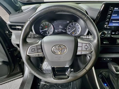 Used 2021 Toyota Highlander XSE AWD/4WD image 10
