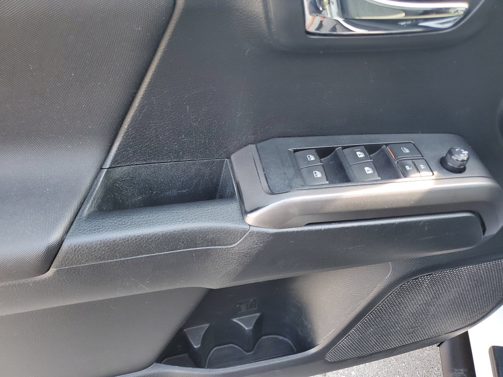 Used 2019 Toyota Tacoma TRD Off-Road AWD/4WD image 19
