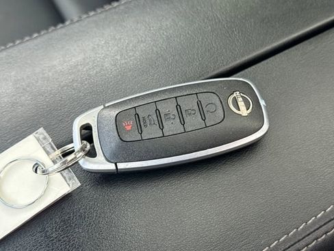 Used 2023 Nissan Rogue SV w/ SV Premium B Package image 29