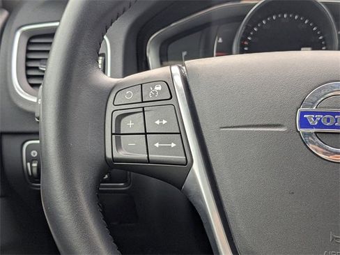 Used 2017 Volvo S60 T5 Inscription Platinum image 26