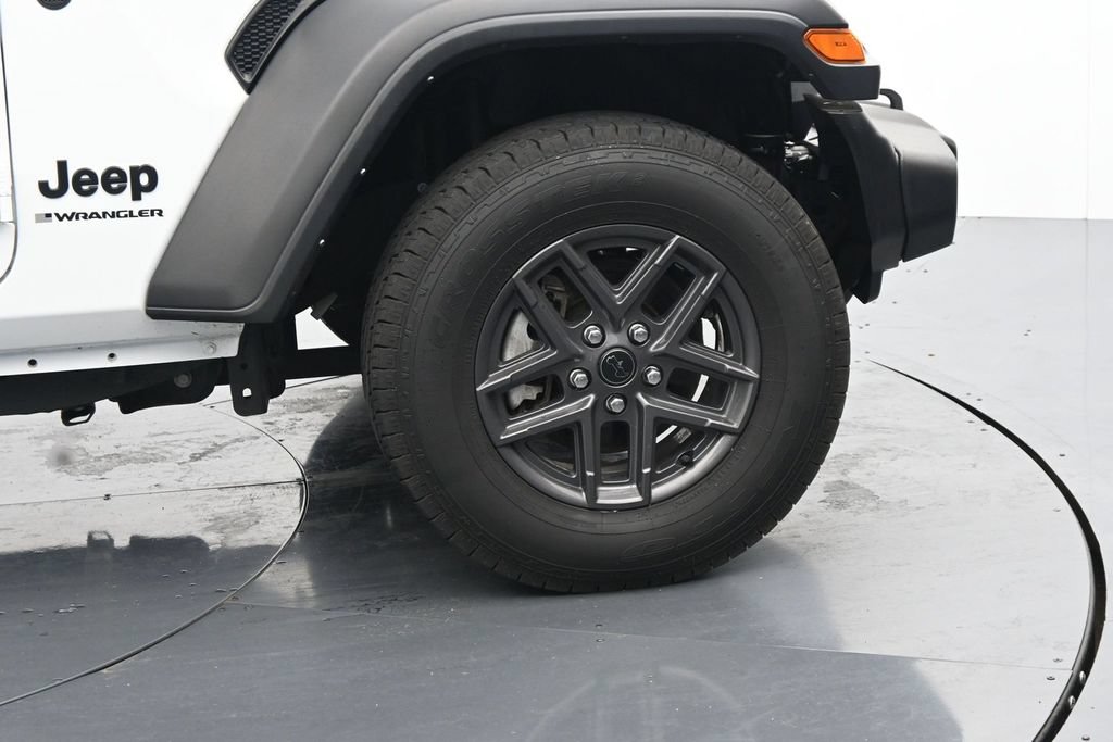 Used 2024 Jeep Wrangler Unlimited Sport AWD/4WD image 11