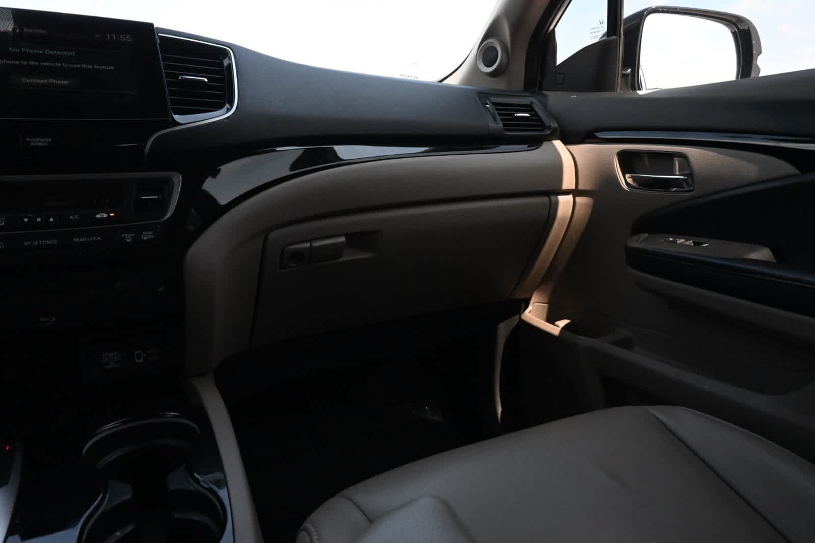 Used 2021 Honda Pilot Touring image 8