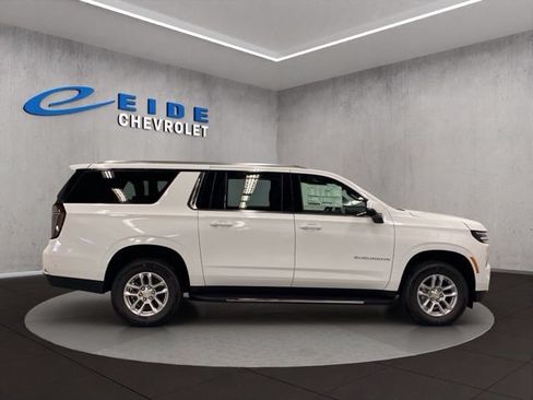 New 2026 Chevrolet Suburban LT w/ Comfort Package AWD/4WD image 15