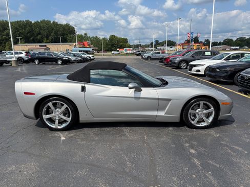 Used 2008 Chevrolet Corvette Convertible w/ Preferred Equipment Group RWD image 5