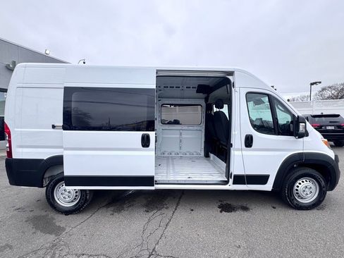 Used 2025 RAM ProMaster 2500 w/ Crew Van Package image 11