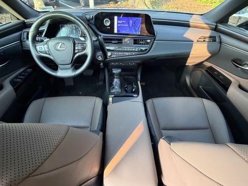 Certified 2023 Lexus ES 250 w/ Premium Package AWD/4WD image 30
