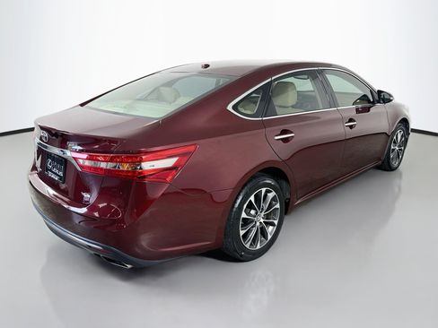Used 2018 Toyota Avalon XLE Premium w/ Carpet Mat Package FWD image 7