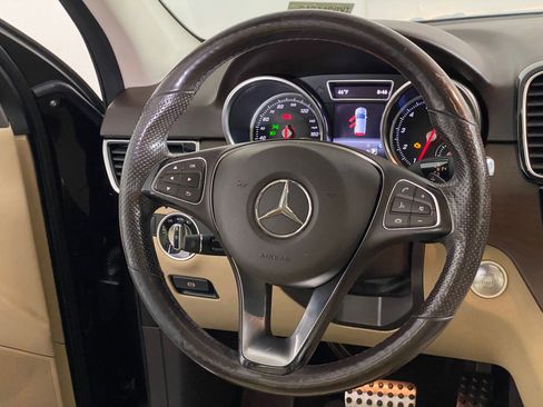 Certified 2019 Mercedes-Benz GLE 400 4MATIC image 16