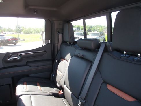 New 2026 GMC Sierra 1500 AT4 w/ AT4 Premium Package AWD/4WD image 13