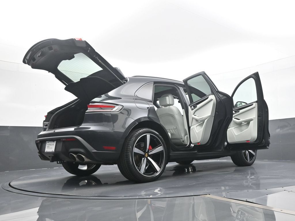 Certified 2023 Porsche Macan S AWD/4WD image 26