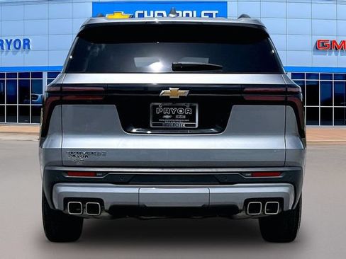 Used 2026 Chevrolet Traverse LT w/ Driver Confidence Package FWD image 6