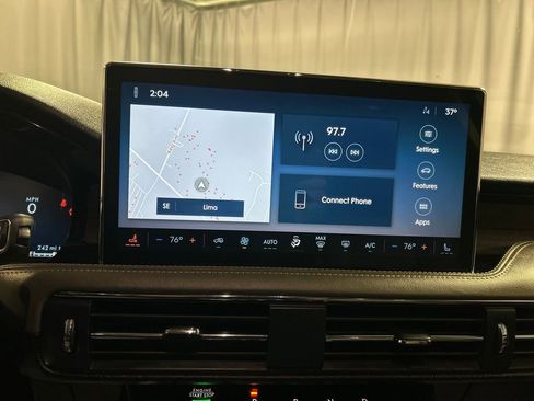 Used 2023 Lincoln Corsair Reserve image 17