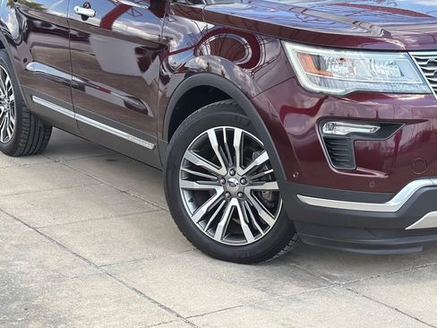 Used 2018 Ford Explorer Platinum AWD/4WD image 10