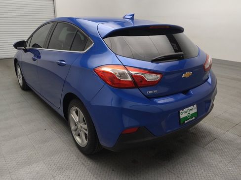 Used 2017 Chevrolet Cruze LT w/ Convenience Package FWD image 5
