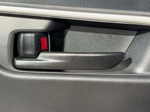 Used 2022 Toyota RAV4 LE FWD image 17