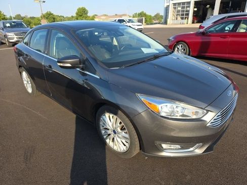 Used 2017 Ford Focus Titanium w/ Titanium Technology Package FWD image 6