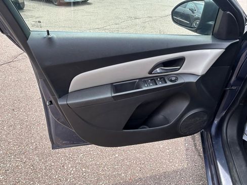 Used 2014 Chevrolet Cruze LS FWD image 14