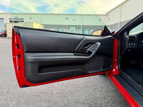 Used 2000 Chevrolet Camaro Z28 w/ SS Performance/Appearance Pkg image 37