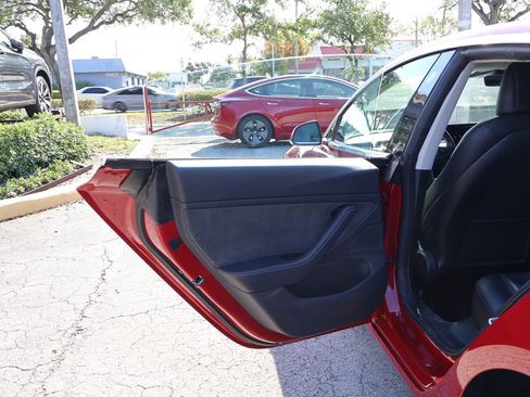 Used 2018 Tesla Model 3 RWD image 25